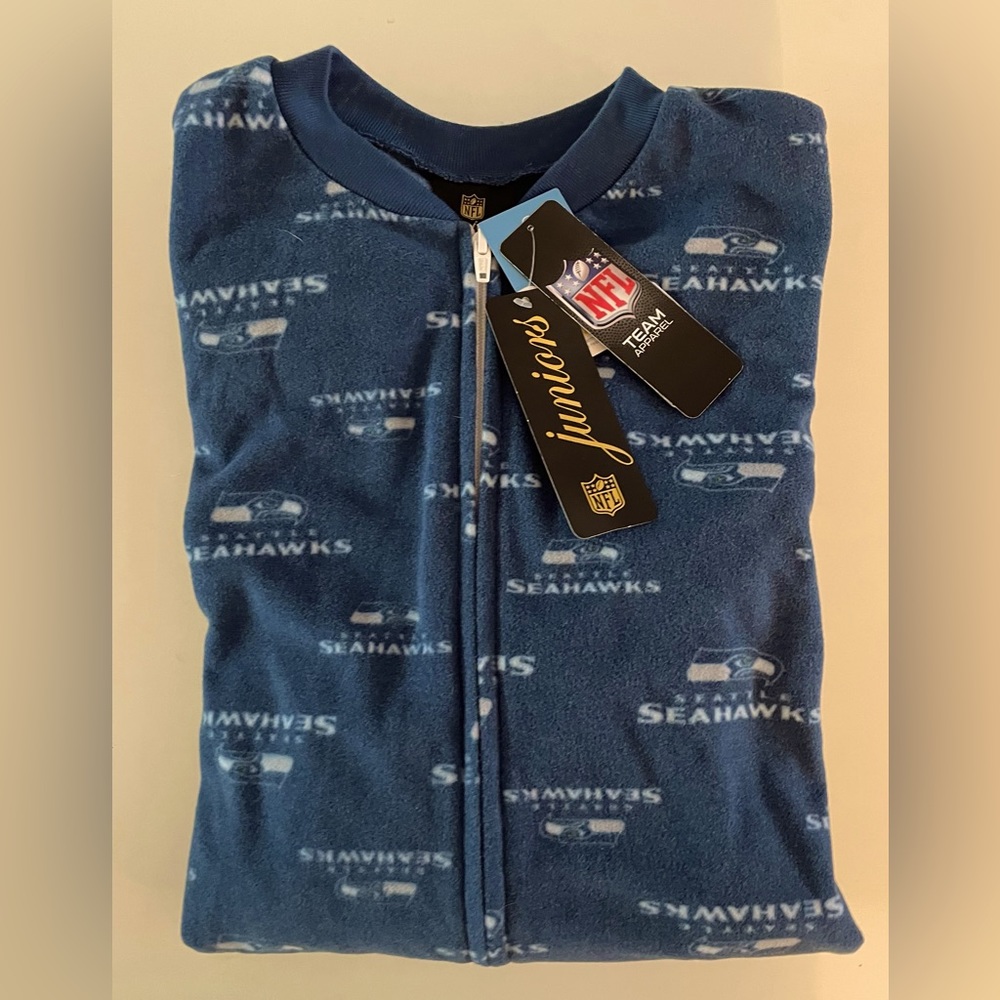 NWT Seattle Seahawks Sleeper - Juniors M